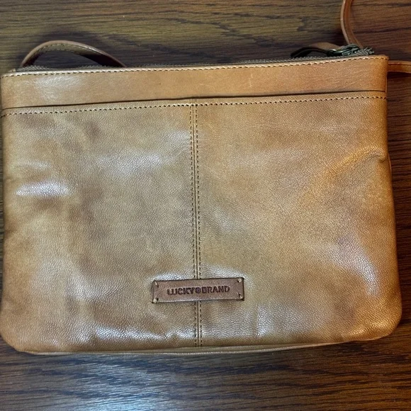 Lucky Brand BoHo Tan Caramel Flap Leather Crossbody Bag Purse Maximum Storage - Picture 3 of 11
